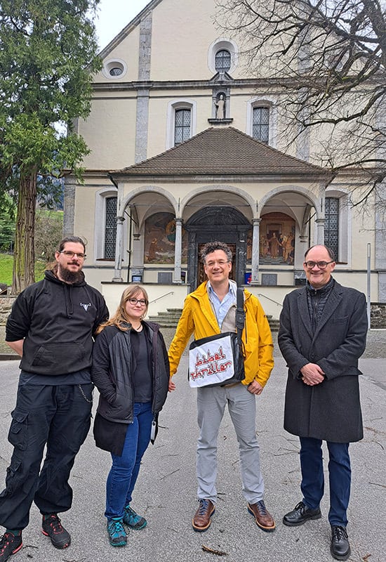 Bibelthriller Team vor Kirche Sachseln Bruder Niklaus von Flüe